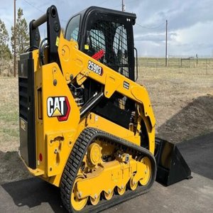รถตักล้อยางมือสอง Cat 236D3 ขนาด 3.4 ตัน เครื่องยนต์ 56 กิโลวัตต์ ปั๊มไฮดรอลิก SAUER-DANFOSS เกียร์ มอเตอร์ นำเข้าจากญี่ปุ่น - Product Image 1
