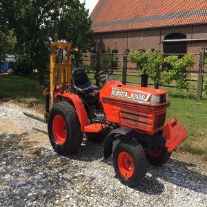 Pour le tracteur Kubota B1750 avec une construction de qualité supérieure et une puissance fiable Livraison rapide en stock! Pompe et boîte de vitesse de composants de noyau - Product Image 2
