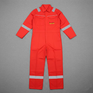 Combinaison haute visibilité adaptée aux lieux de travail intérieurs et extérieurs, combinaison haute visibilité, vêtements de travail industriels modernes, combinaison industrielle - Product Image 3