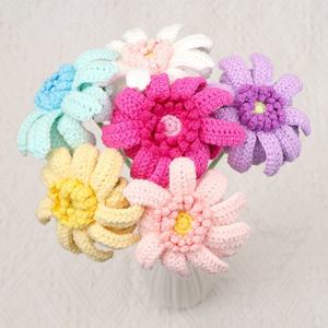 Fleur de Gerbera au crochet faite à la main, multicolore, mignonne, décoration d'intérieur, cadeau personnalisable, crochet afghan en gros - Product Image 3