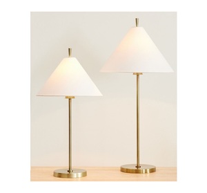 Ensemble de 2 lampes de table de qualité supérieure de différents designs, couleur personnalisée, lampe de table de qualité luxueuse pour la décoration de la chambre à coucher - Product Image 1