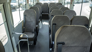 Autobús de Pasajeros Usado de 30 Plazas, 2024 |   Vehículo de Transporte Confiable en Excelentes Condiciones y con Poco Kilometraje para Viajes en Grupo - Product Image 2