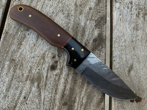 Couteau utilitaire fait main personnalisé en acier Damas avec manche en bois pour camping Skinner chasse extérieur OEM qualité supportée. - Product Image 4