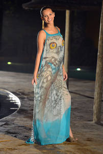 Robe de mode pour femmes imprimée avec des broderies, robe pour femmes imprimée, robe décontractée pour femmes, robe courte pour les fêtes à la plage - Product Image 3