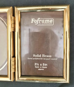 Cadre photo élégant à 3 volets en or, porte-photo décoratif élégant, présentoir de table pour bureau à domicile, cadeau de mariage - Product Image 4