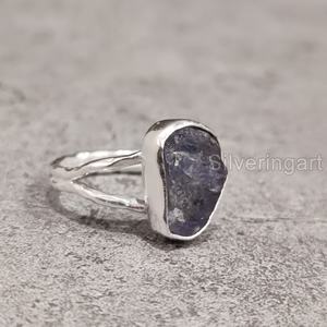Anillo de plata de ley 925 martillado con piedra natural de tanzanita ajustable para mujer, joyería de piedra en bruto, piedra de nacimiento de diciembre - Product Image 4