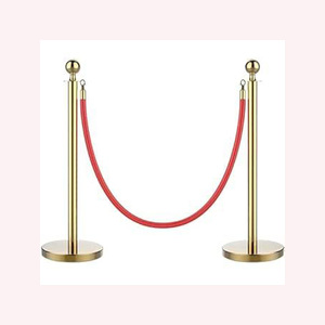 Poste de file d'attente de luxe avec finition plaquée or et corde en velours pelucheux Look premium pour les hôtels, les salons et les événements privés - Product Image 2