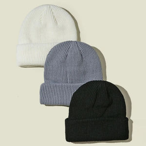 Gorro de punto cálido acrílico de Color sólido con diseño bordado personalizado con logotipo bordado gorro de punto - Product Image 1