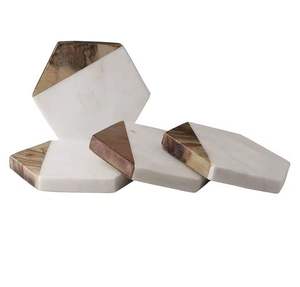 Posavasos de madera de 4 piezas hechos a mano elegantes, esteras de bebida duraderas de primera calidad para decoración del hogar, boda, aniversario moderno con estilo - Product Image 2