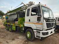 Machine de forage de puits d'eau montée sur camion d'occasion, DTH 300-350 mètres, capable de forage DTH et rotatif