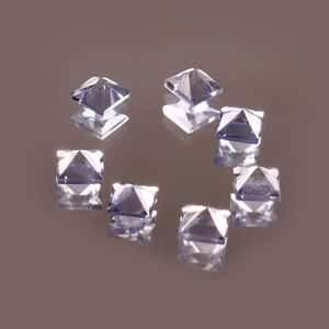 Saphir bleu de laboratoire 14 mm, taille carrée, facetté, calibré, pierre précieuse lâche certifiée pour la fabrication de bijoux, fournisseur en gros - Product Image 3
