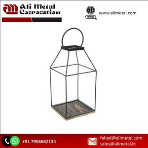 Portavelas de madera de estilo europeo, farol de cristal de hierro a prueba de viento, forma de casa, decoración de Navidad, hogar, ecológico, hecho a mano - Product Image 4