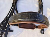 Bridon de luxe anglais en cuir PU avec accessoires en acier inoxydable, imperméable, taille personnalisable, protection de sabots en caoutchouc pour chevaux