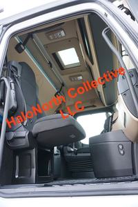 Camion tracteur Mercedes-Benz Actros L 1848 2024, diesel Euro 6, 4x2, conduite à gauche, lit couchette, semi-remorque d'occasion - Product Image 6