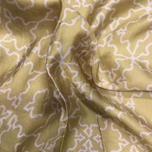 ผ้าซาติน Loral by the YARD, ผ้าซาตินพิมพ์ดอกไม้ตามเมตร, ผ้าลวดลายดอกไม้, ผ้าชุดผ้า, ผ้าดอกไม้ฤดูร้อน - Product Image 1