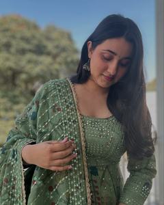 Nice Designer Ethnic Pakistanais Femmes Costumes par AJM Trade House 1015 - Product Image 1