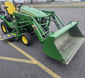 Tractor John Deere 1026R de 2011 - Product Image 1