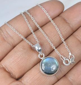 Colgante de cadena de piedras preciosas de Plata de Ley 925 labradorita con o sin cadena colgante de forma redonda regalo de joyería hecho a mano para niñas - Product Image 2