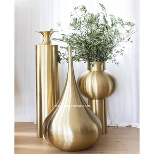 Vente en gros de table de luxe en métal de qualité pour la maison Vases à fleurs décoratifs Vases à fleurs au design moderne poli or à un prix raisonnable - Product Image 3