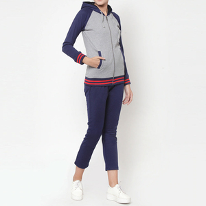 New Premium Quality Wholesale 2025 Customized Contrast New Style Striped <b>Ladies</b> Pullover Tracksuit With Zipper Women Tracksuits - Product Image 5
