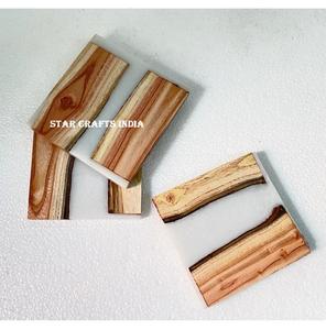 Vente en gros de sous-verres ronds en bois avec logo personnalisé, lot de 4 pièces avec support, sous-verres en résine époxy et bois d'acacia pour boissons - Product Image 4