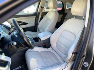 Jaguar E-Pace P250 AWD 2020 prêt à être expédié - Product Image 3