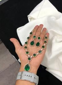 Ensemble de collier de finition mate CZ de haute qualité pour femmes bijoux en laiton de luxe avec boucles d'oreilles pour les mariages et les occasions festives - Product Image 3