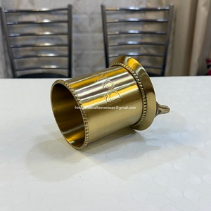 Navire de bougie en laiton en gros de haute qualité avec fini brossé disponible pot de bougie unique rond pour la décoration de Noël - Product Image 1