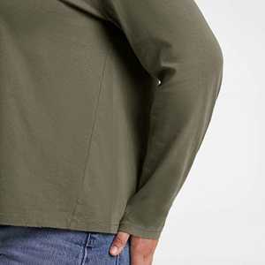 T-shirt d'entraînement vintage 2026 à manches longues pour femme, nouveau design, doux, avec broderie de logo personnalisée, patch et teinture unie - Product Image 5