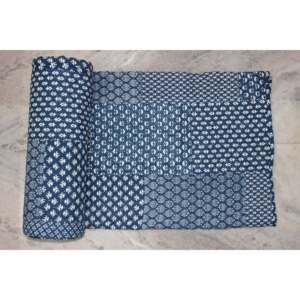 Cubrecama de Algodón Indio Kantha con Parches Indigo, Hecho a Mano, de Lujo, en Tamaños King y Queen, Peso Personalizado para Hogares y Hoteles - Product Image 1