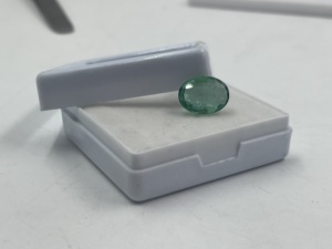Esmeralda zambiana natural sin tratar y sin calentar, calidad muy fina, corte ovalado de grado premium, 3,15 quilates para la fabricación de joyas - Product Image 3