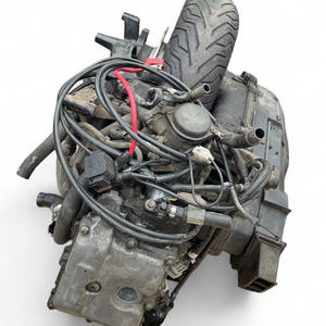 Sistema de Lubricación para Motocicleta Yamaha Majesty 400 2005, 25,000 km, Motor Original, Construcción Metálica, Color Negro, para Reemplazo/Reparación - Product Image 4