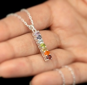 Gemstone Rainbow Designer Cadeau de mariage en argent sterling 925 Spinner Pendentif multi-pierres Style Boho Cadeau parfait de haute qualité - Product Image 2