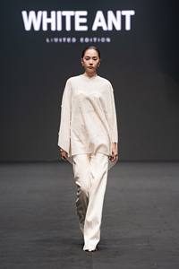 เสื้อคลุมลูกไม้ตาข่ายคอกลมมีกระดุมด้านหลัง64% ปักลายปักผ้าคอตตอนออร์แกนิกผ้า36% โพลีเอสเตอร์สีขาวชุด2ชิ้น - Product Image 2