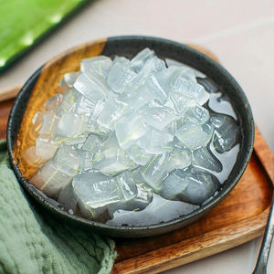 Hoja de aloe vera cortada en cubitos en jarabe ligero-Material de gel de pulpa para bebida - Product Image 1
