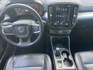2019 para Volvo XC40 T5 Momentum AWD usado con listo para enviar dirección izquierda asientos de cuero Interior oscuro R18 tamaño de neumático motor Turbo - Product Image 5