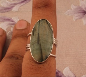 แหวนเงินแท้สไตล์โบฮีเมียน925คริสเตียนทำด้วยมือทำจากแร่แลบราโดไรต์หลายไฟสำหรับเป็นของขวัญสำหรับผู้หญิง - Product Image 1