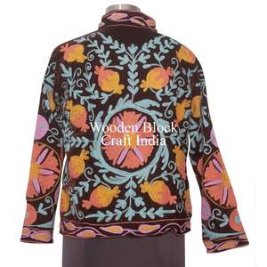 Chaqueta de Terciopelo con Bordado Floral Suzani, Aspecto Impresionante, Chaqueta de Invierno, Abrigo para Mujer, Chaqueta Corta Suzani para Mujer - Product Image 6