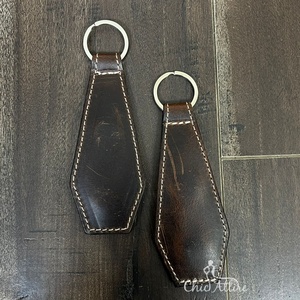 Nouveaux clips à chapeau personnalisés faits à la main en cuir véritable pour sac à main de voyage, sac à dos, bagages, porte-chapeau magnétique pour l'extérieur - Product Image 1