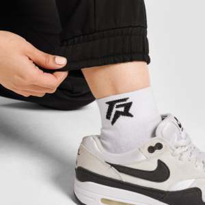 Ropa Deportiva Negra para Correr Empower Regular Joggers - Product Image 6