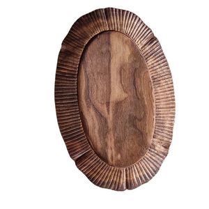Plateau de service en bois de noyer fait à la main, design en dentelle sculptée, plat ovale rustique, plateau de petit-déjeuner, plat à collation en bois, serveur en noyer naturel - Product Image 3