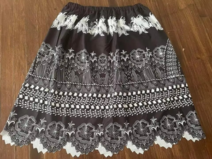 Última Moda en Faldas Hawaianas de Algodón con Diseño de Guam y Micronesia, Ropa Hawaiana Floral de Poliéster con Bordado, Fabricación OEM - Product Image 5