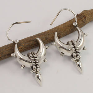 ต่างหูห่วงเงินแท้ 925 งานแฮนด์เมด ดีไซน์เก๋ น่ารัก ไม่มีประดับเพชร เหมาะสำหรับงานแต่งงาน ของขวัญสำหรับผู้หญิง งานปาร์ตี้ - Product Image 3