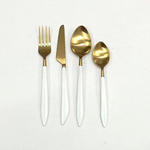 Juego de Cubiertos de Metal de alta demanda con mango de resina Rosa recubierto de oro de Pvd para juegos de cubiertos de mesa de boda - Product Image 4