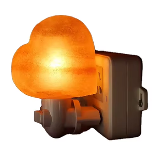 Lampe en cristal de roche faite à la main en forme de coeur de sel rose pour la décoration de chambre - Product Image 4