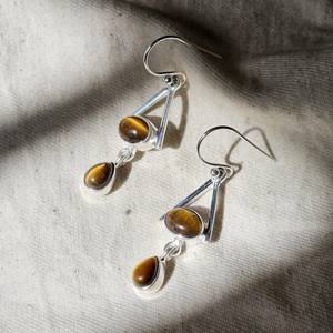 Pendientes de piedras preciosas de ojo de tigre en plata de ley 925 Pendientes colgantes de plata hechos a mano para mujer - Product Image 2