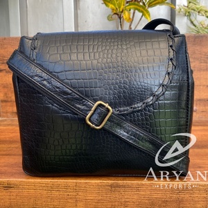 กระเป๋าสะพายข้างหนังแท้สำหรับผู้หญิง, กระเป๋าหนังจระเข้ทำมือดีไซน์ทันสมัยและทันสมัย - Product Image 1
