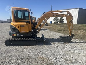 Nouvelle mini-excavatrice Hyundai Robex 35Z-9A 2023 avec chargeur frontal, moteur Yanmar, boîte de vitesses haute efficacité, système hydraulique KYB - Product Image 4