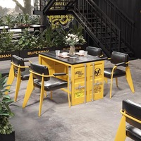 Ensembles de meubles de bar en bois massif de style industriel Combinaison de chaises de table à manger pour restaurant occidental créatif pour bar de négociation