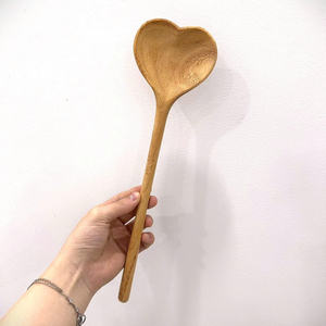 Cuchara de madera natural Premium Utensilio de cocina resistente al calor - Product Image 4